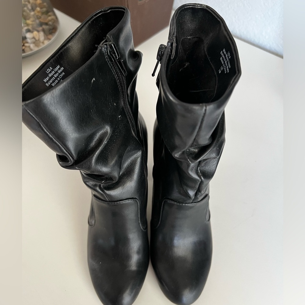 Faux leather ankle boot size 7
